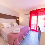 Brit Confort Helios Hotel 3*