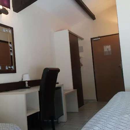 Hotel Brit Confort Helios 3*