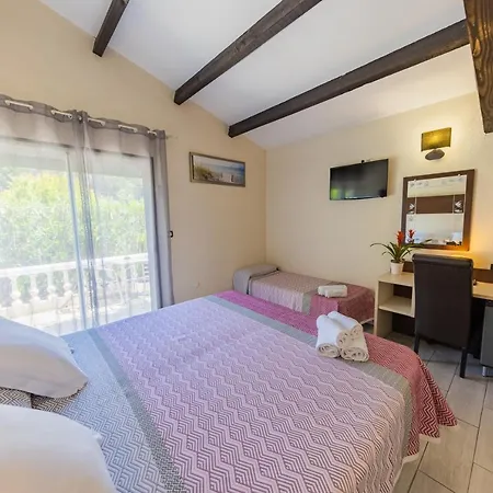 Brit Confort Helios Hotel